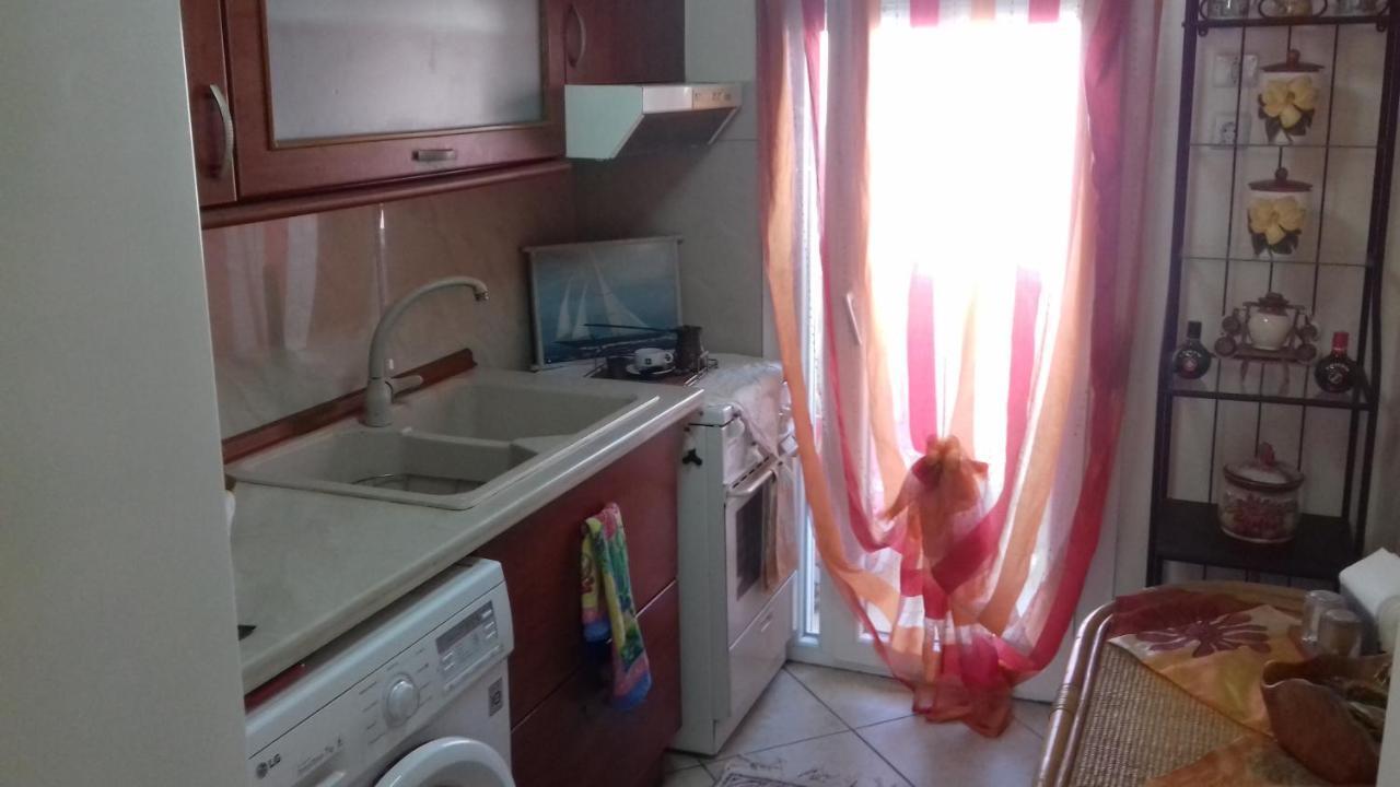 Studio In Thessaloniki Near Airport And Exit For Chalkidiki Lägenhet Exteriör bild