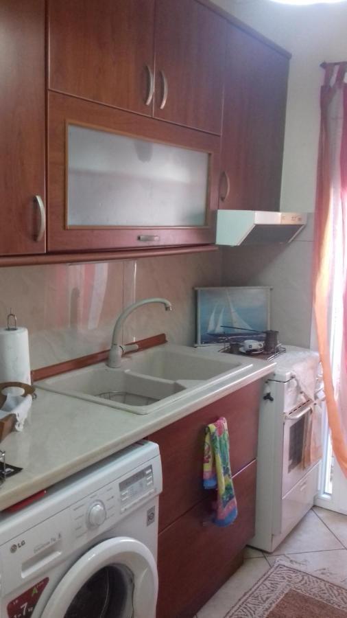 Studio In Thessaloniki Near Airport And Exit For Chalkidiki Lägenhet Exteriör bild